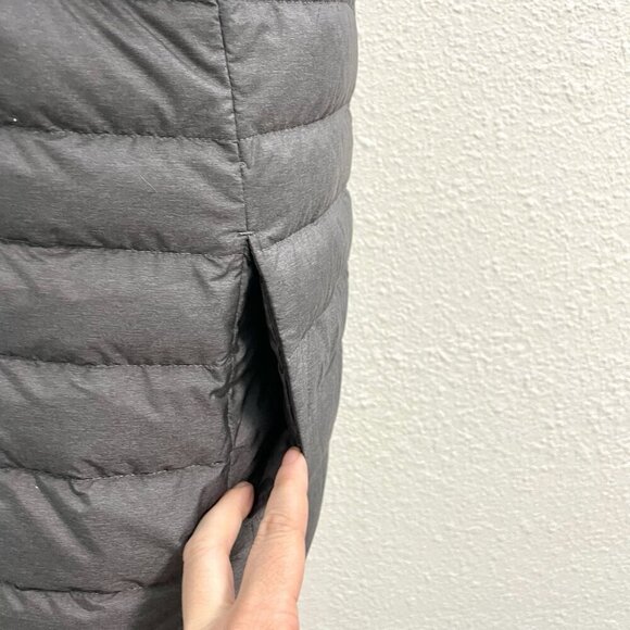 Uniqlo Quilted Down Vest Lightweight Full Zip Puffer Packable Gray size XS - Picture 4 of 6